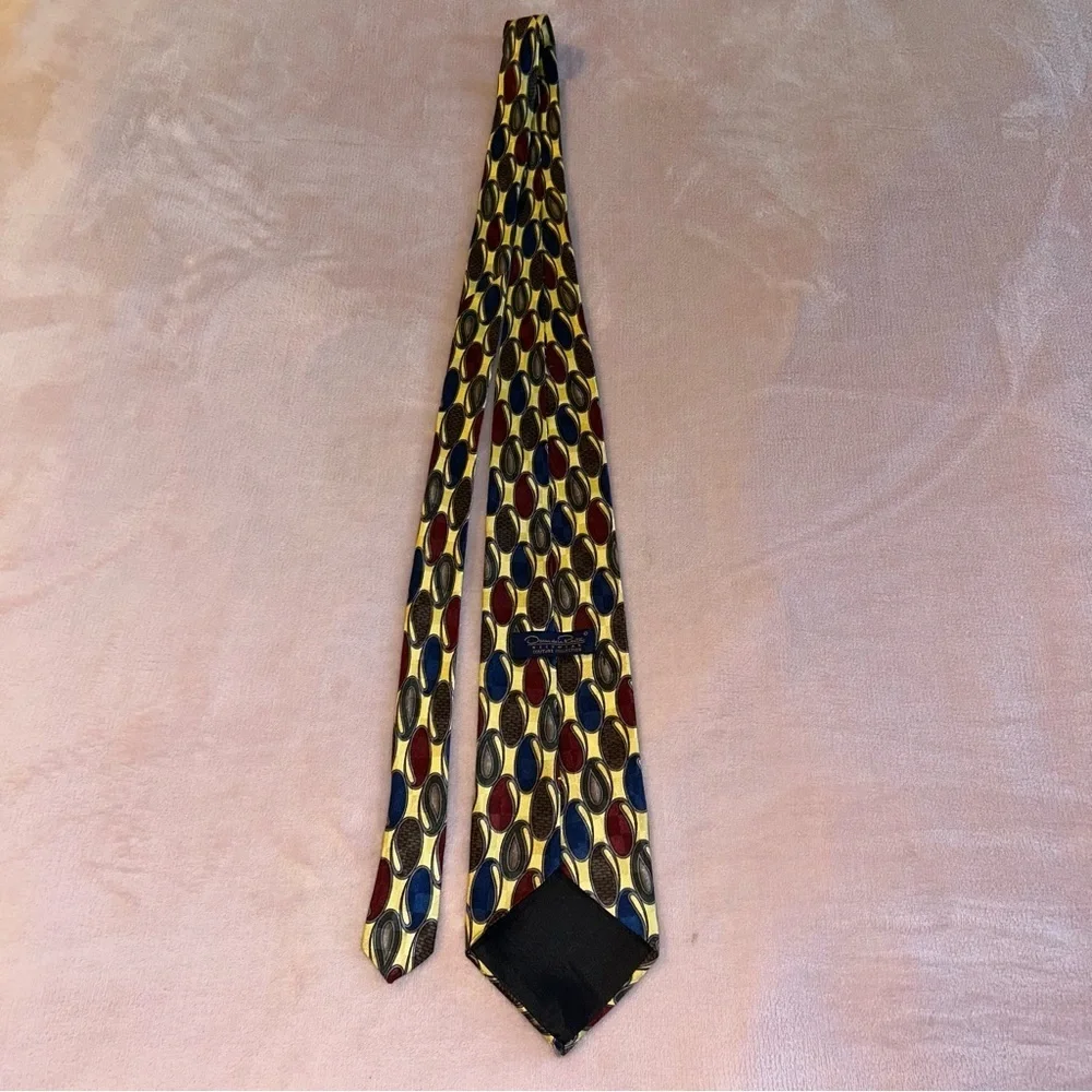 Oscar de la Renta vintage tie with oval paisley print yellow red blue